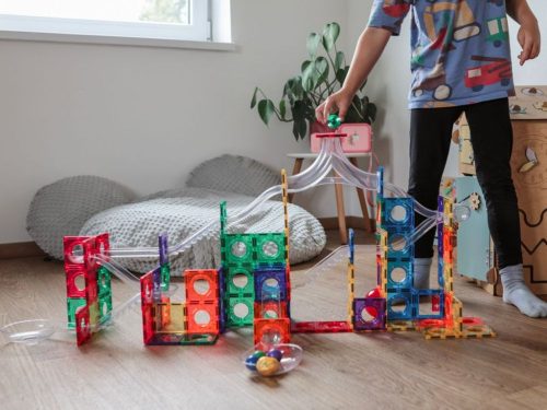 EliFix mágneses építőjáték - golyópálya 222 db + világító golyók