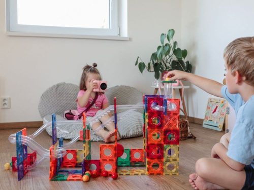 EliFix mágneses építőjáték - golyópálya 222 db + világító golyók